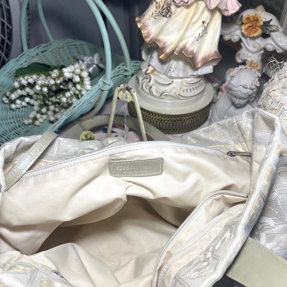 Vintage CHANEL Travel Ligne Tote Bag - Picture 7 of 10